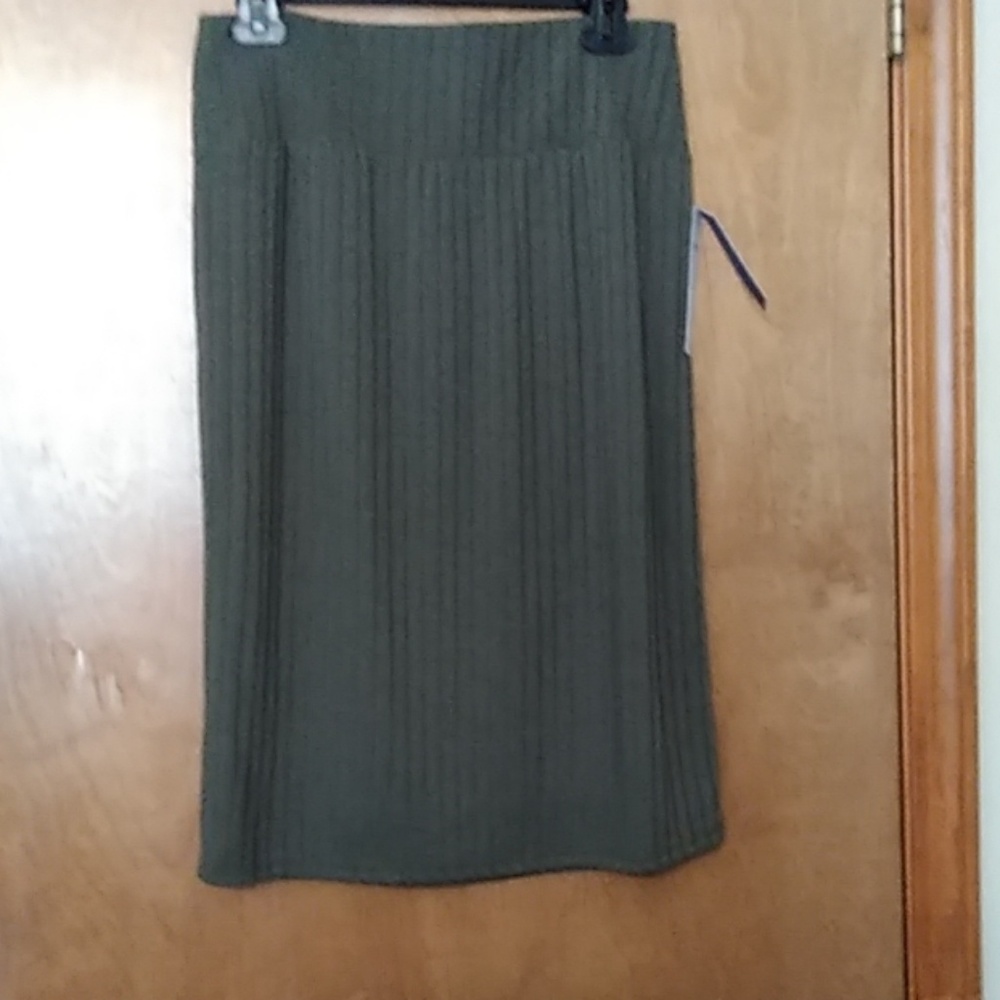 APT. 9 Skirt - Picture 1 of 2